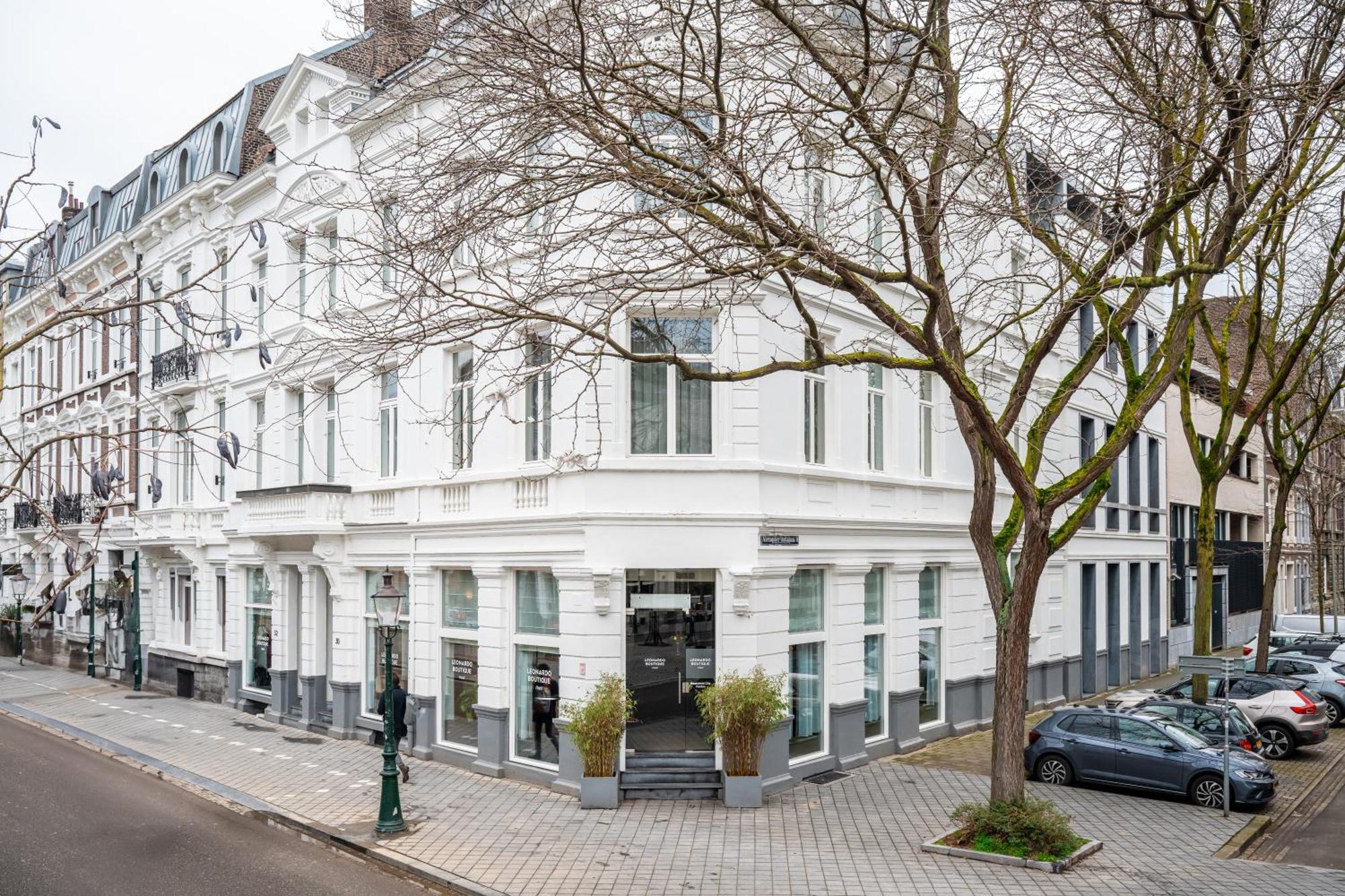 Leonardo Boutique Hotel Maastricht City Center Former Designhotel Exterior photo